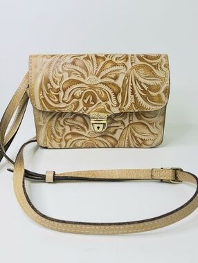 NWOT Patricia Nash Laurentina Metallic Burnished Tooled Collection Clutch Bag